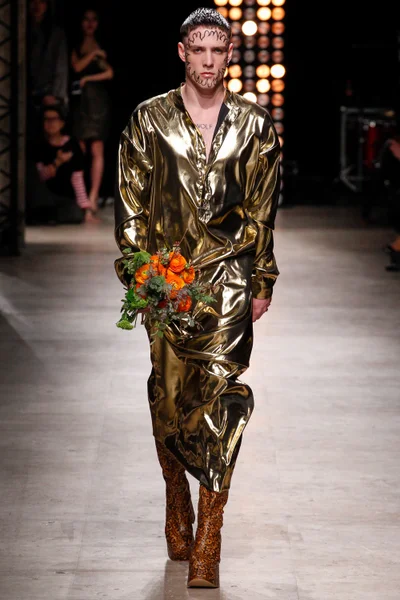 Look 48